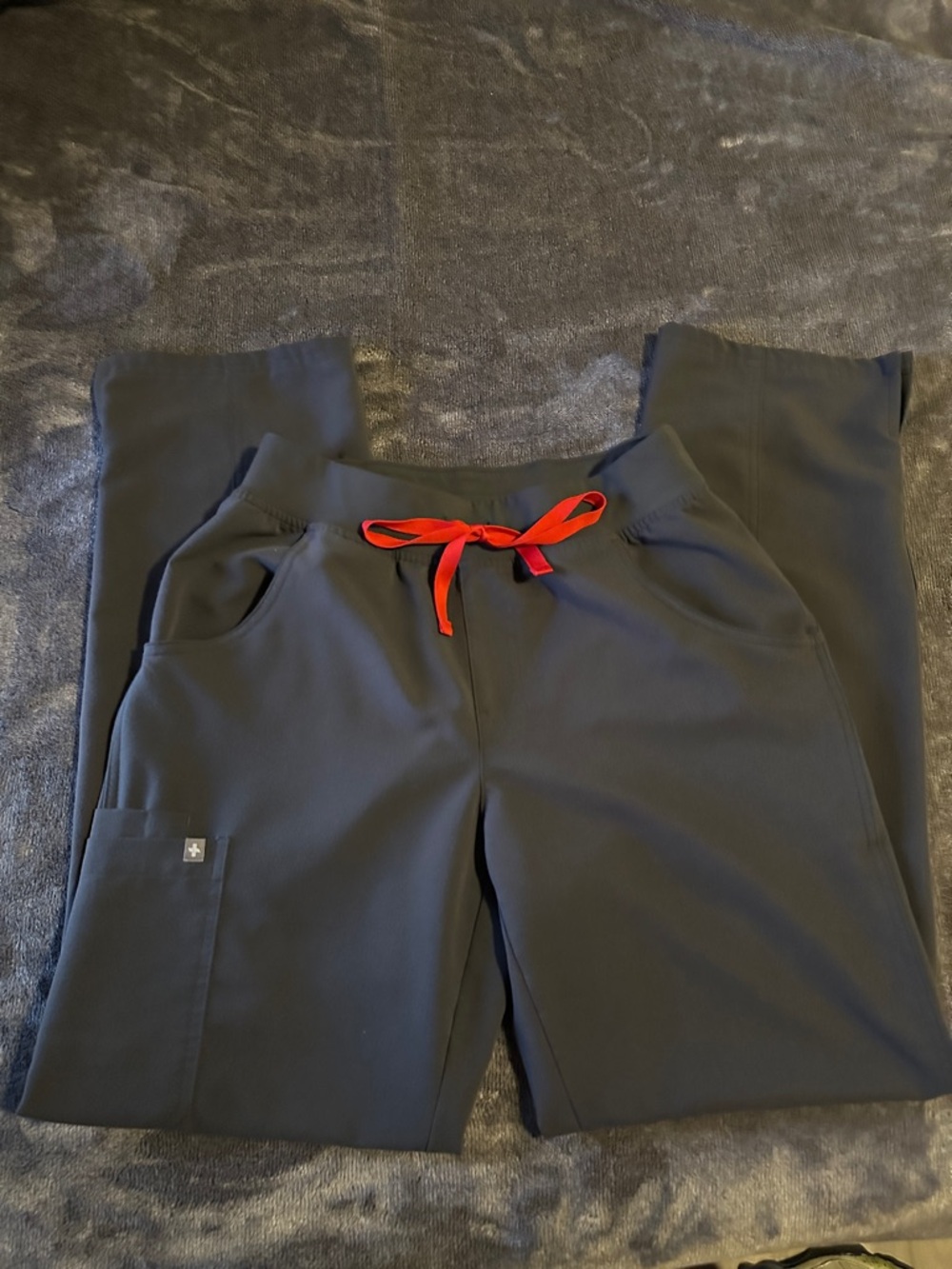 Figs Kade Cargo pants and Rafaela top in Charcoal - Picture 2 of 5